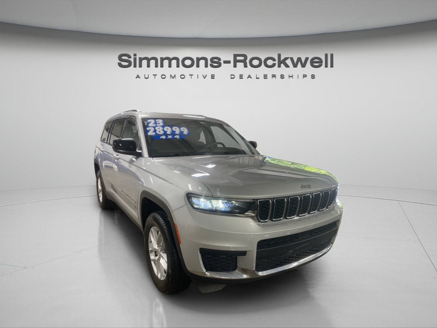 Used 2023 Jeep Grand Cherokee L Laredo AWD/4WD image 7