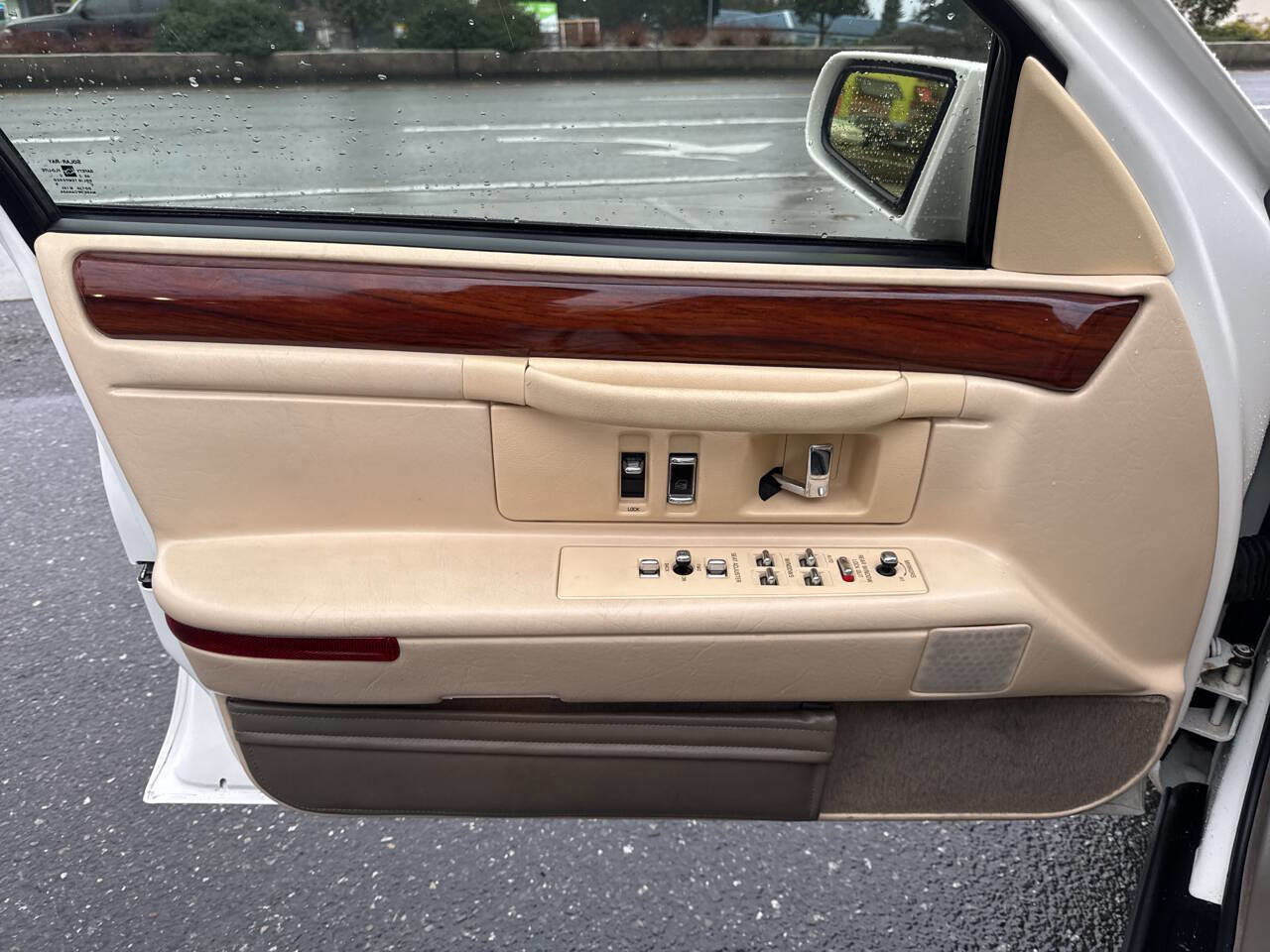 Used 1995 Cadillac De Ville Sedan image 30