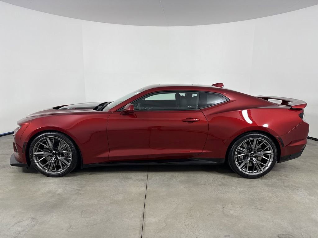 Used 2022 Chevrolet Camaro ZL1 image 2