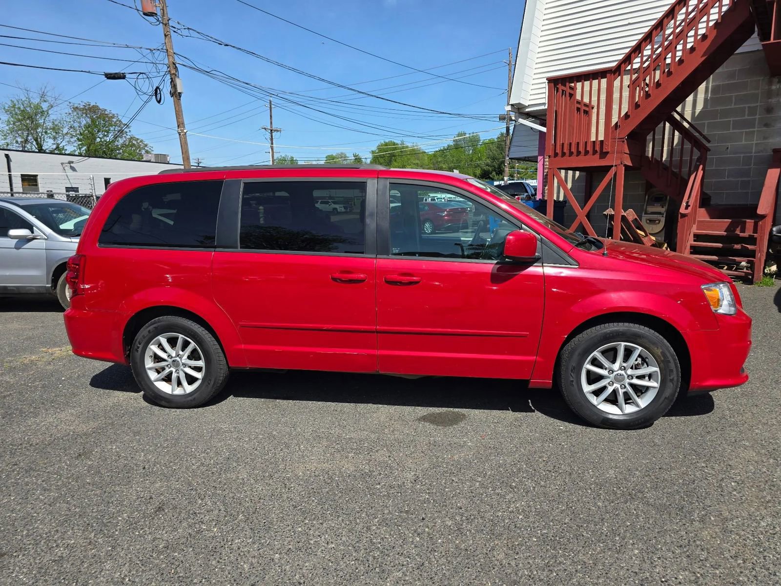 Used 2016 Dodge Grand Caravan SXT w/ Rear Park Assist Package FWD image 13