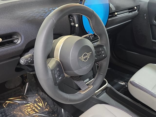 Used 2025 MINI Cooper 2-Door Hardtop FWD image 12