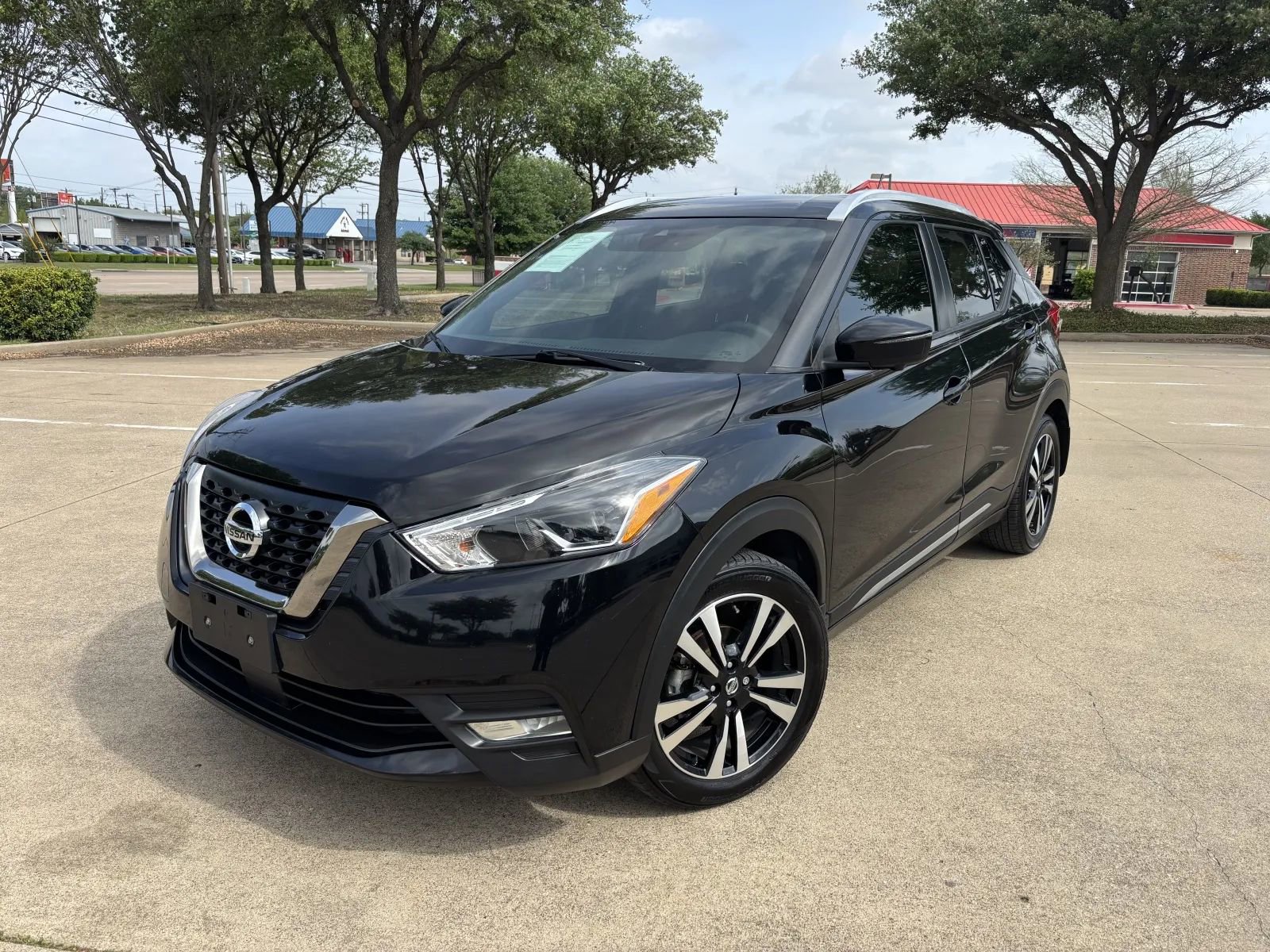 Used 2020 Nissan Kicks SR FWD image 1