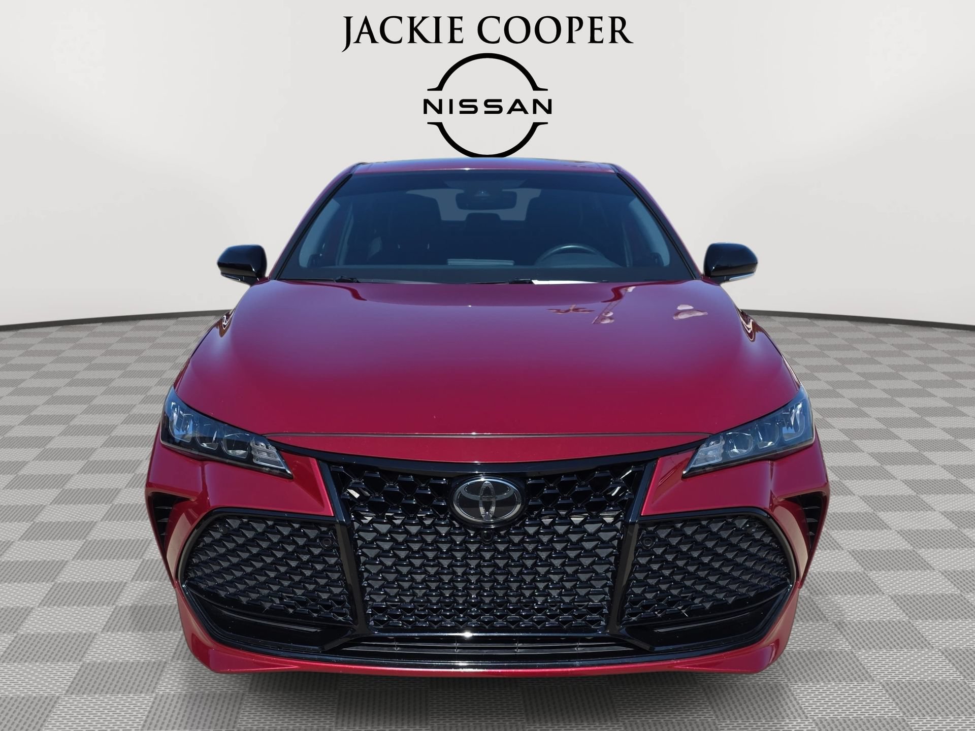 Used 2020 Toyota Avalon XSE FWD image 2