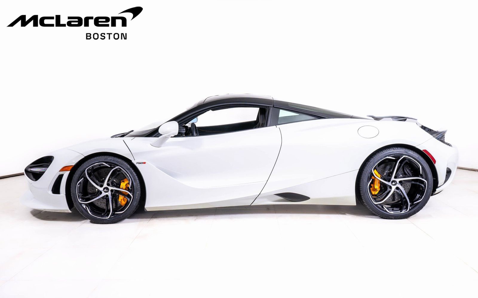 Used 2025 McLaren 750S image 2