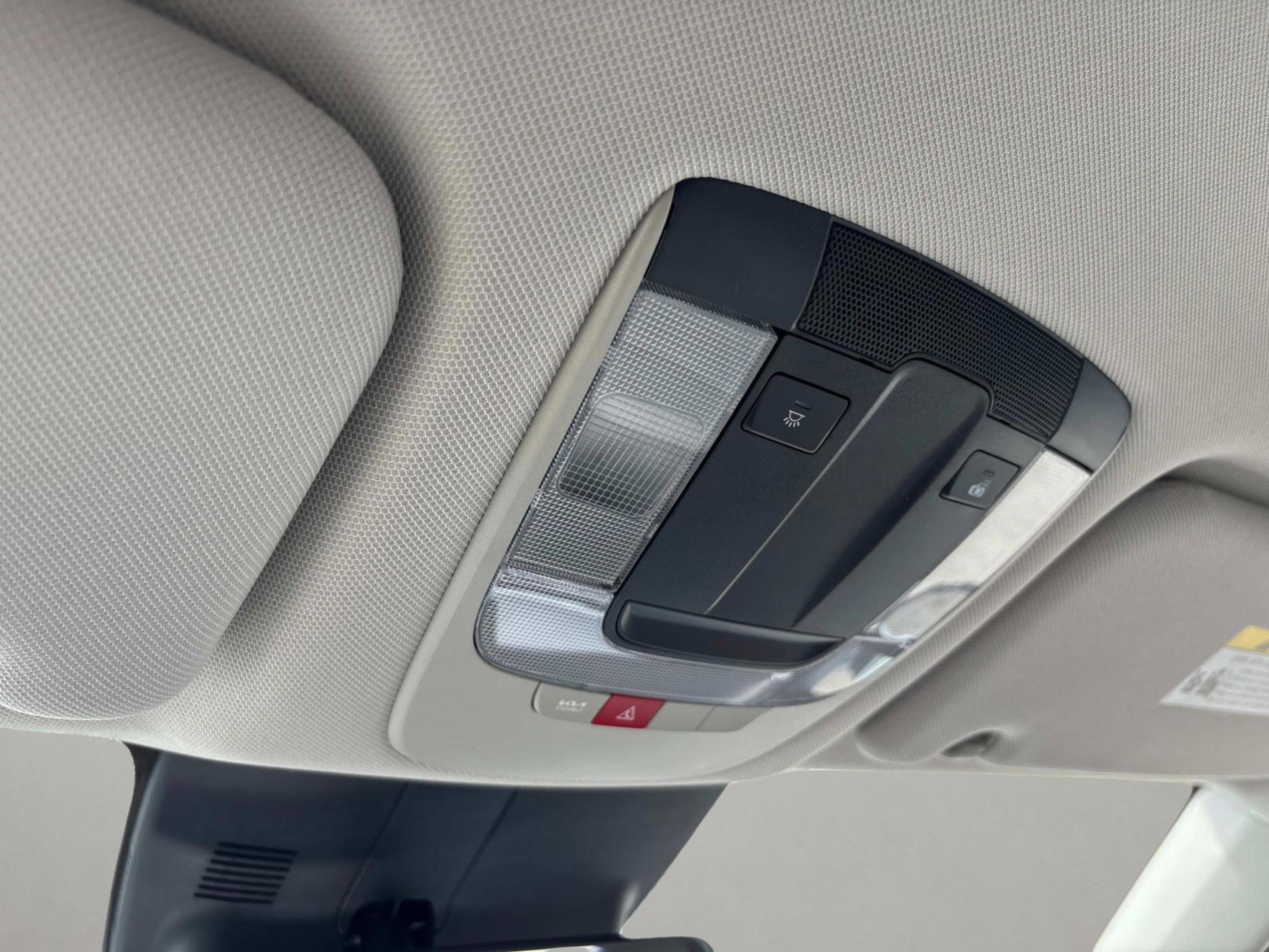 New 2025 Kia Sorento S image 28