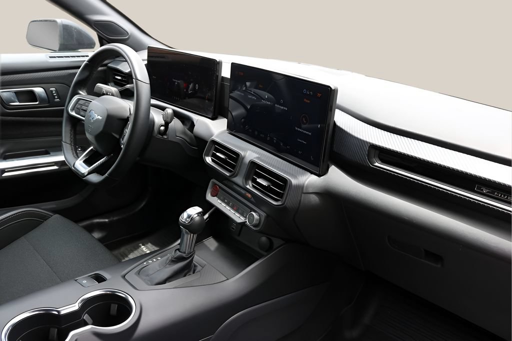 Used 2024 Ford Mustang Coupe RWD image 18