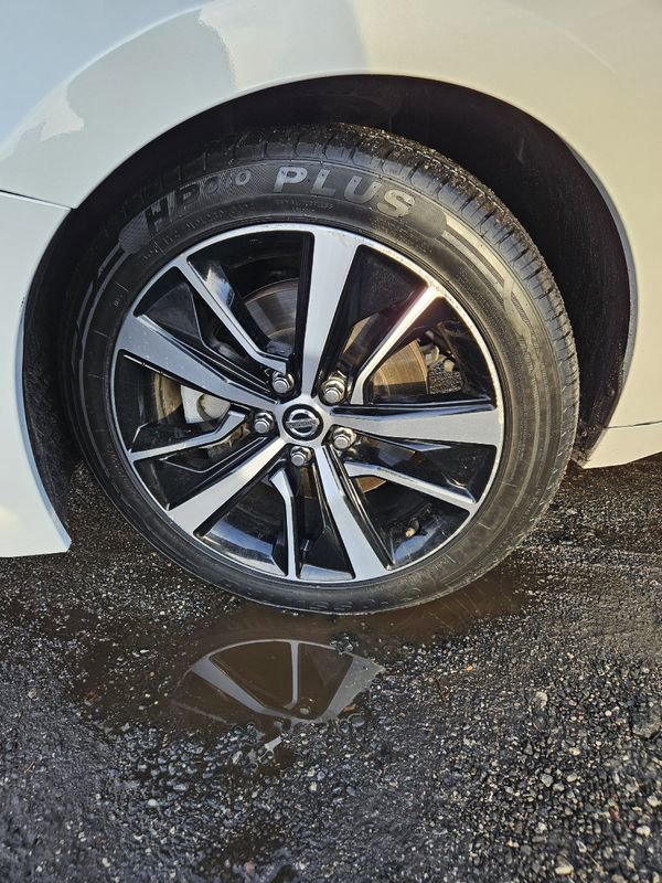 Used 2022 Nissan Maxima SV w/ Floor Mat Group image 10