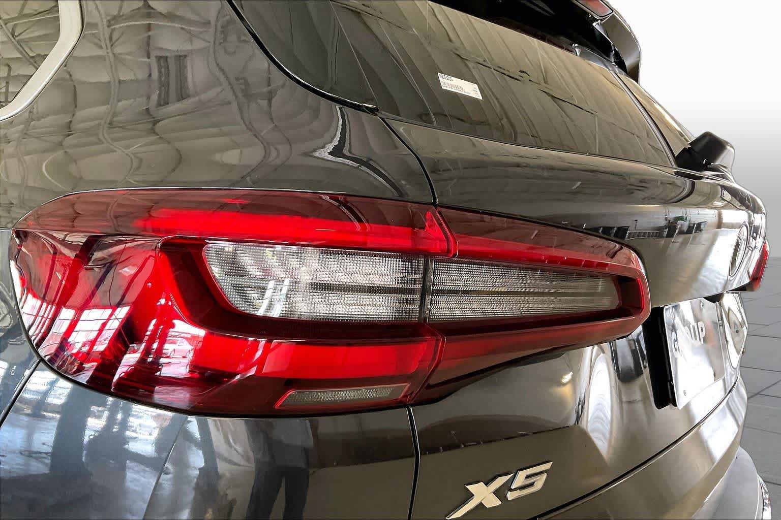 Used 2022 BMW X5 sDrive40i w/ Premium Package RWD image 26