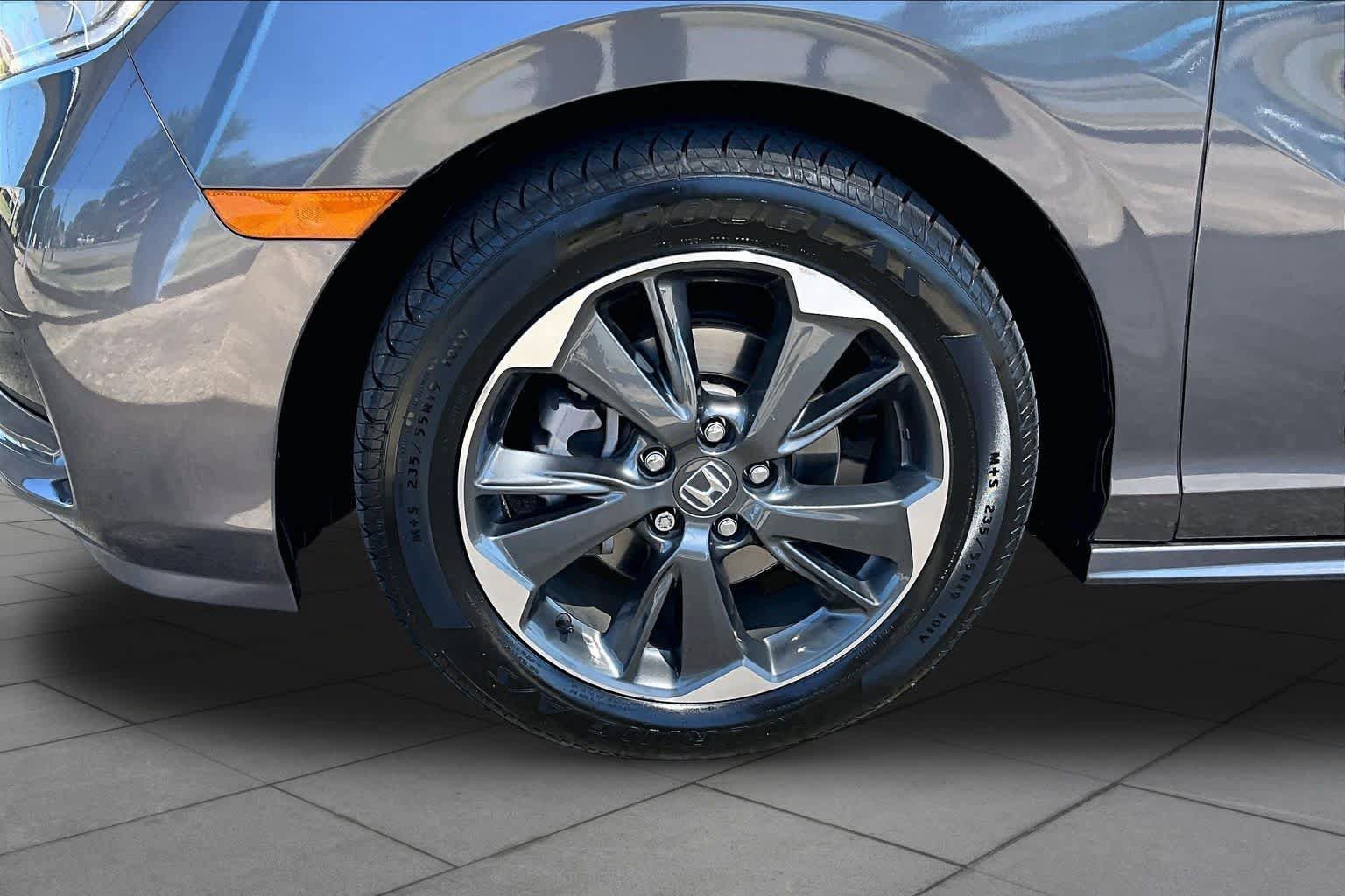 Used 2023 Honda Odyssey Elite image 11