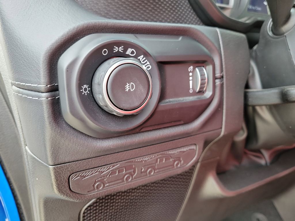 Used 2024 Jeep Wrangler Unlimited Rubicon w/ XTREMEE 35" Tire Package image 23