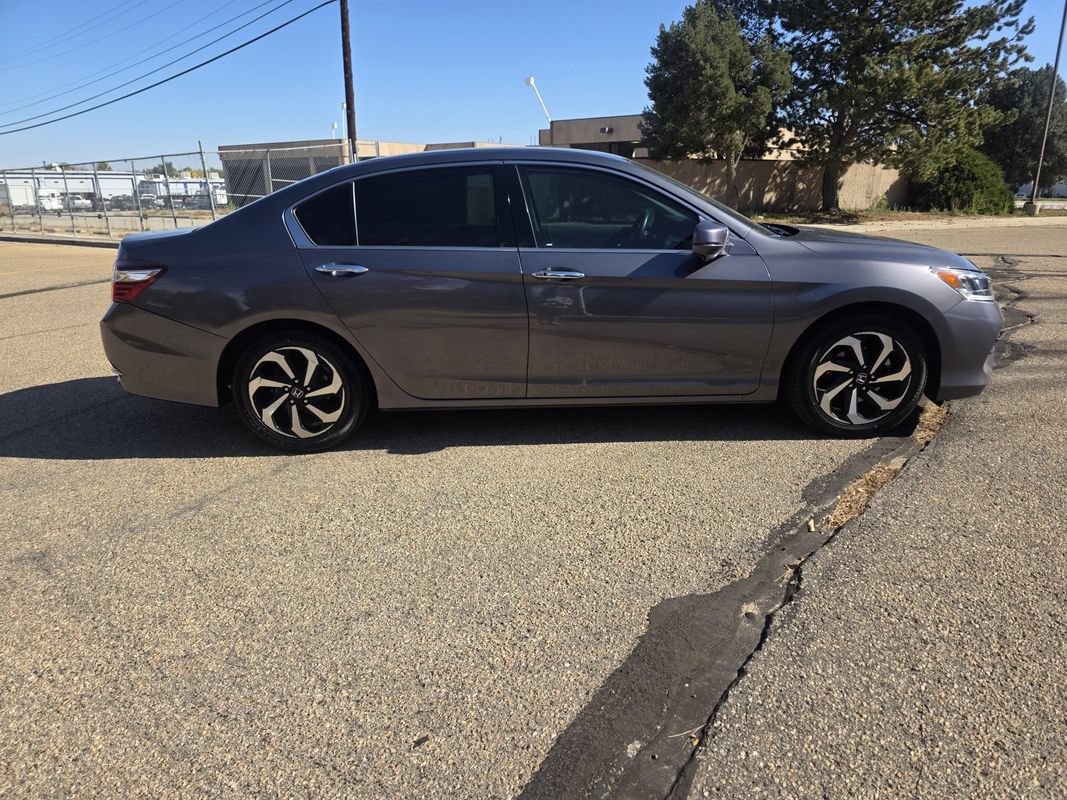 Used 2017 Honda Accord EX-L image 6