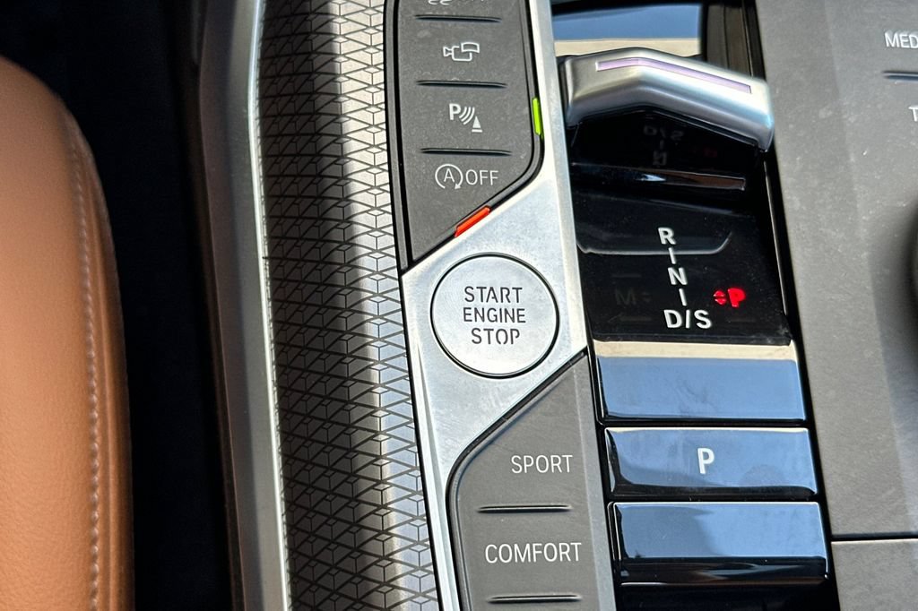 Used 2025 BMW M340i RWD image 25
