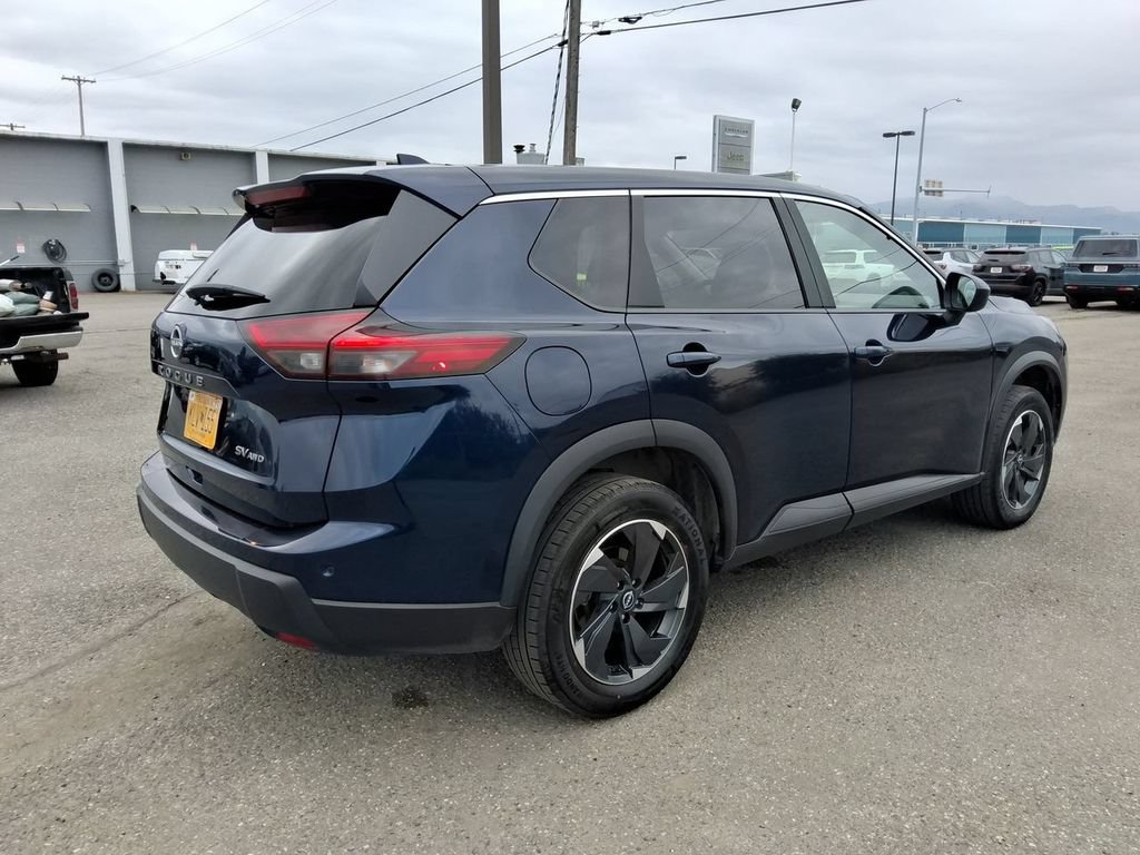 Used 2024 Nissan Rogue SV AWD/4WD image 8