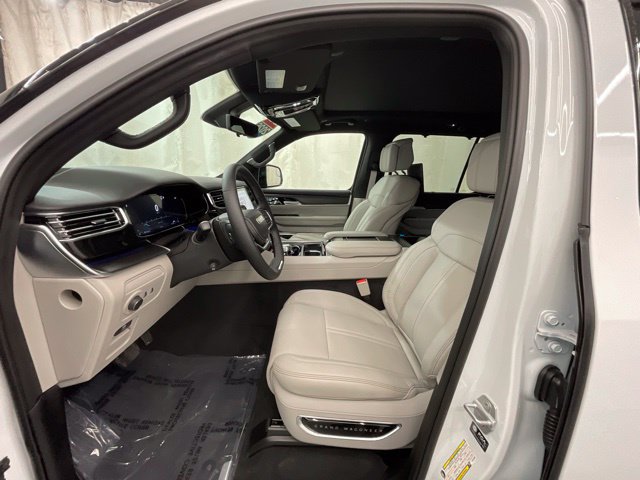 New 2026 Jeep Grand Wagoneer L Summit w/ Rear Seat Video Group I AWD/4WD image 10