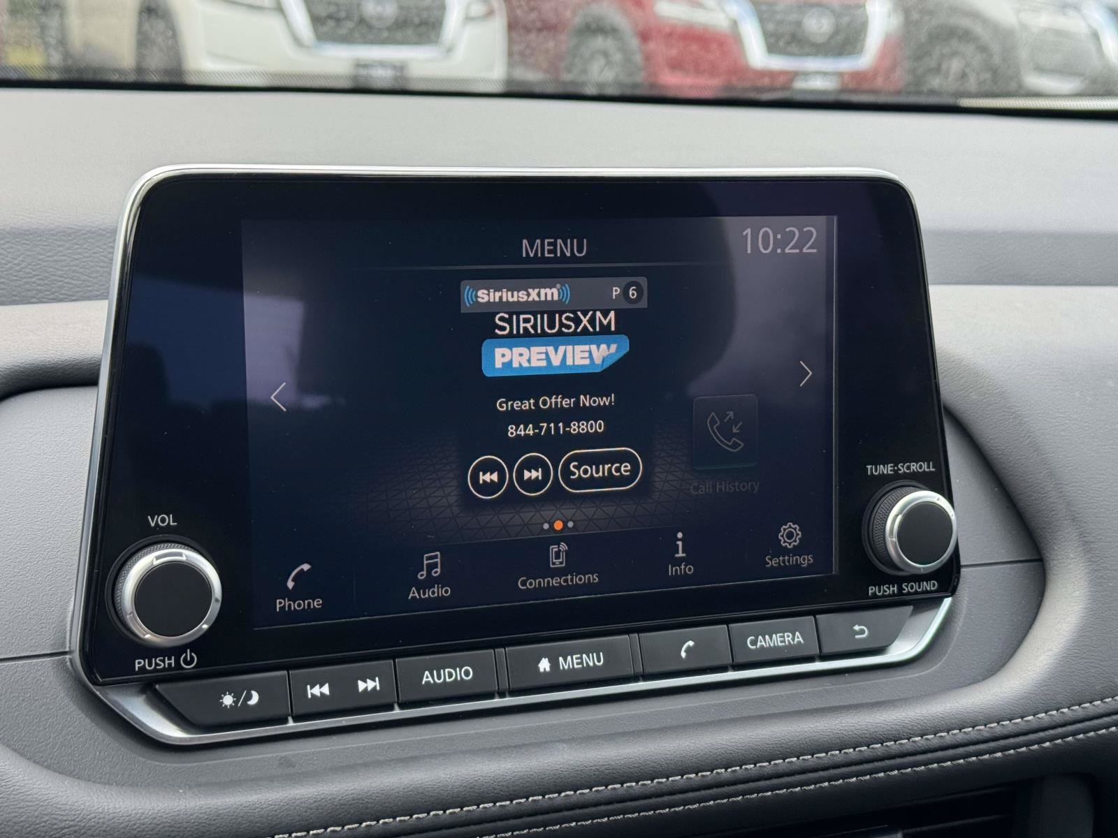 Used 2025 Nissan Rogue S AWD/4WD image 18