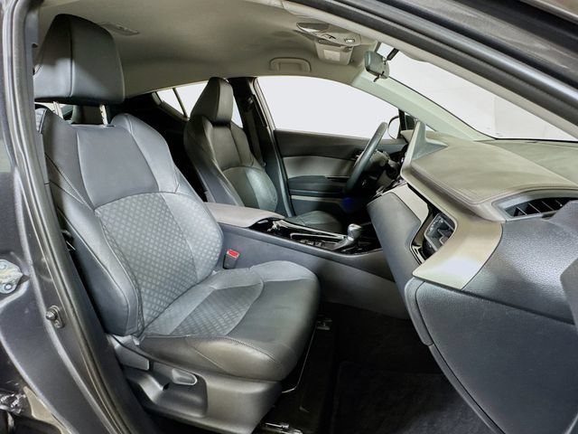 Used 2022 Toyota C-HR Limited FWD image 25