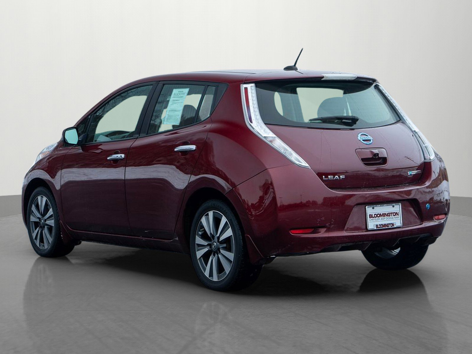 Used 2016 Nissan Leaf SV image 5
