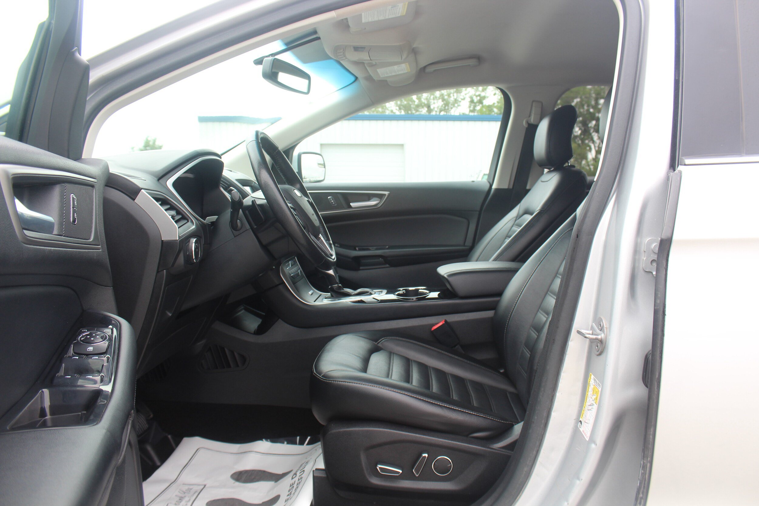 Used 2016 Ford Edge SEL w/ Equipment Group 201A AWD/4WD image 12
