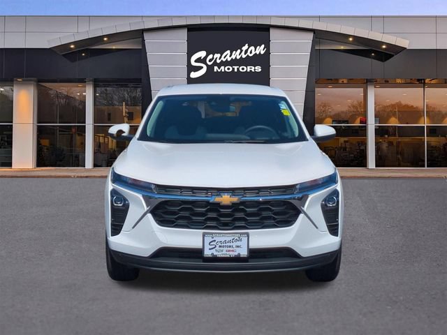 Used 2024 Chevrolet Trax LS w/ LS Convenience Package FWD image 8