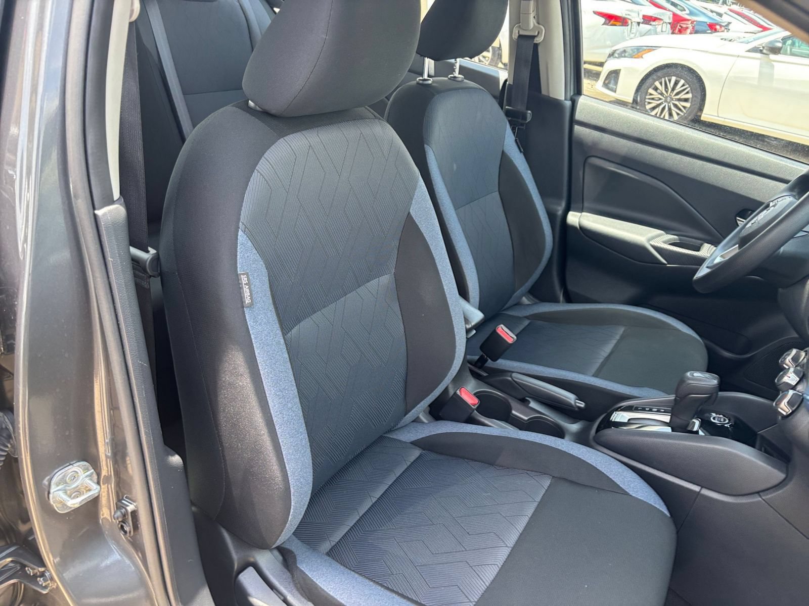 Used 2025 Nissan Versa SV FWD image 33