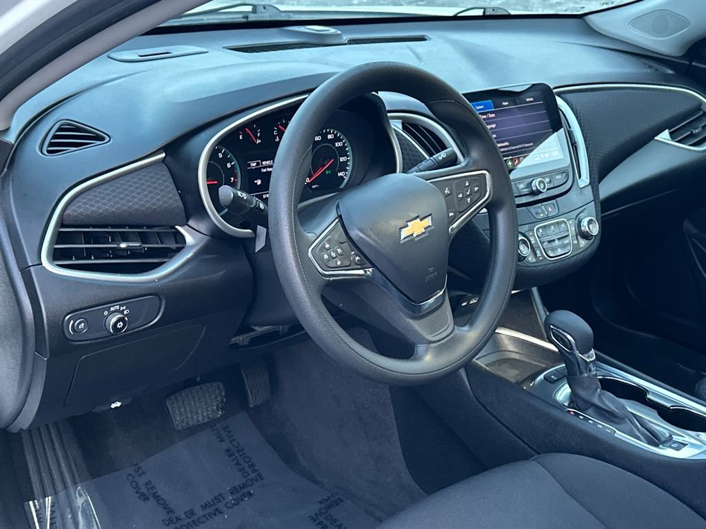 Used 2024 Chevrolet Malibu LT image 17