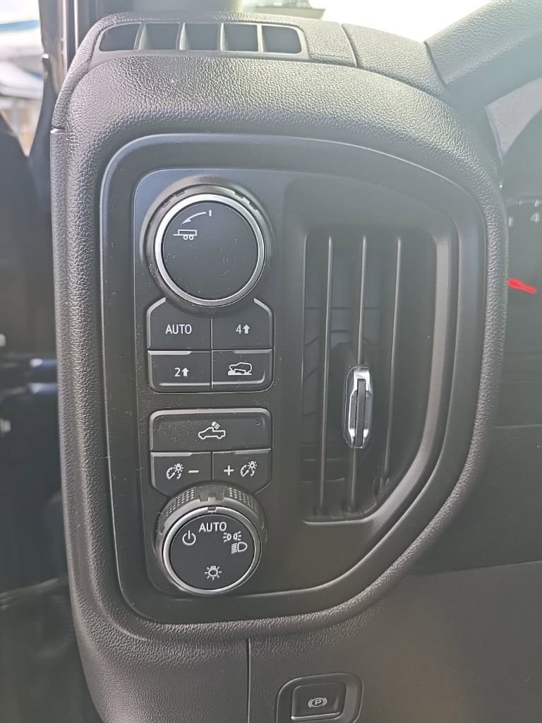 Used 2021 Chevrolet Silverado 1500 Custom image 12