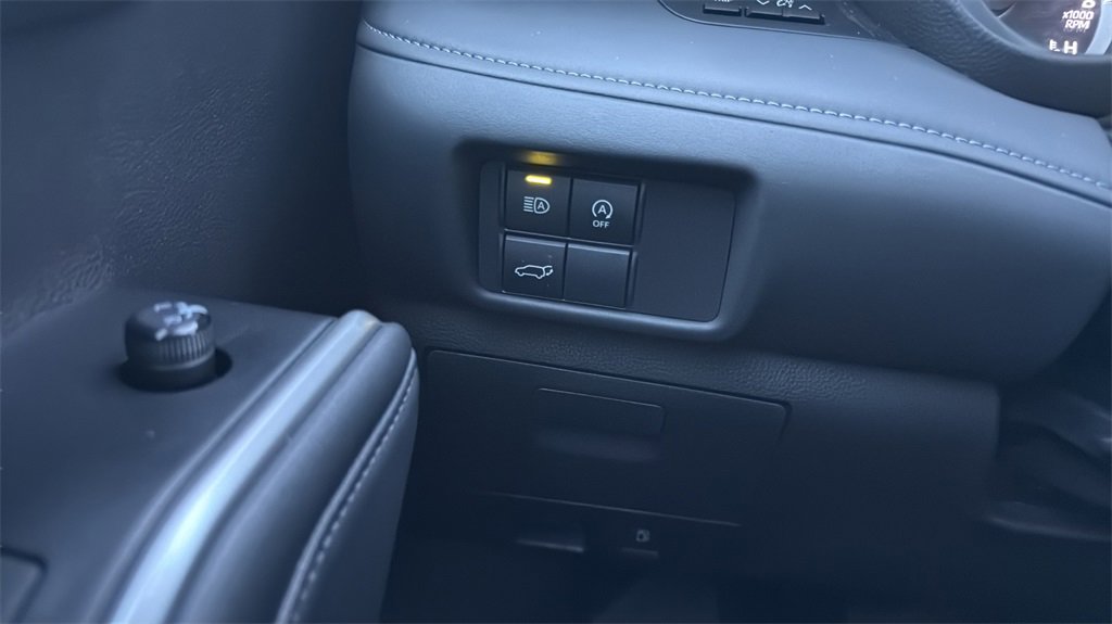 Used 2024 Toyota Highlander LE image 28