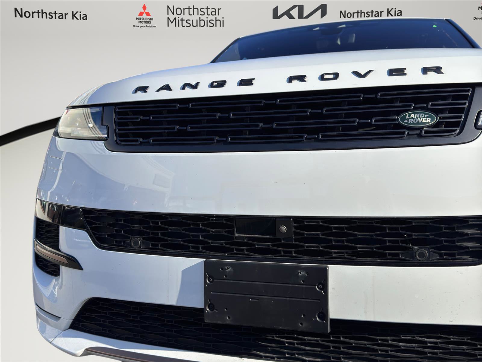 Used 2023 Land Rover Range Rover Sport SE Dynamic image 31