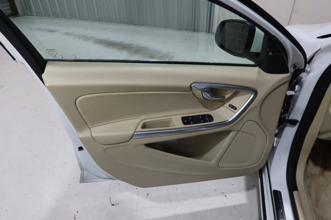 Used 2016 Volvo S60 T5 Premier w/ Convenience Package FWD image 32