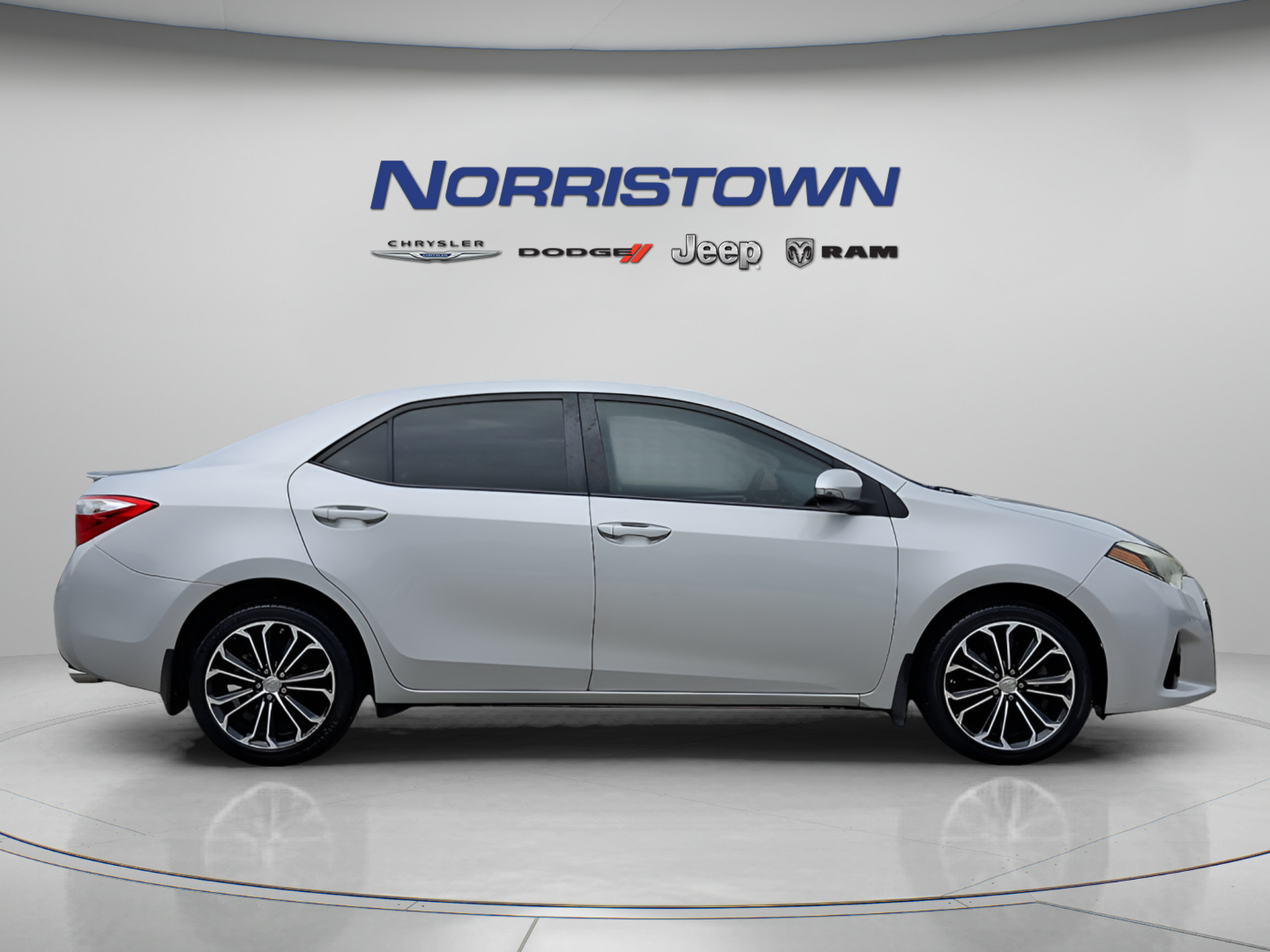 Used 2015 Toyota Corolla S FWD image 7