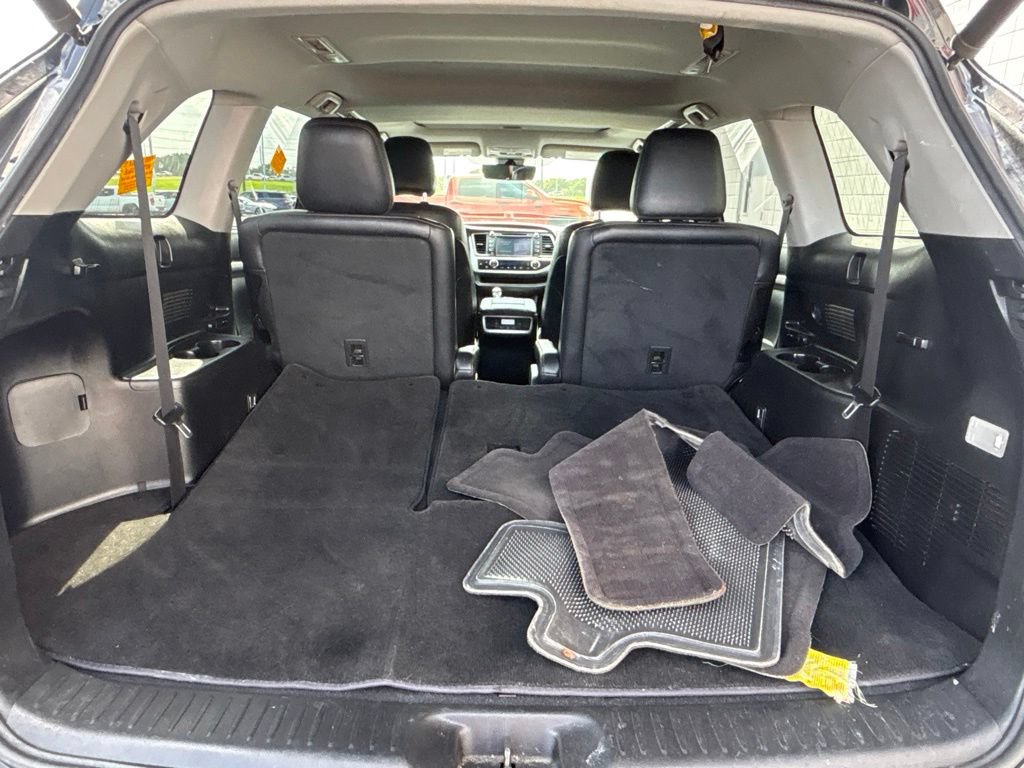 Used 2019 Toyota Highlander Limited FWD image 32