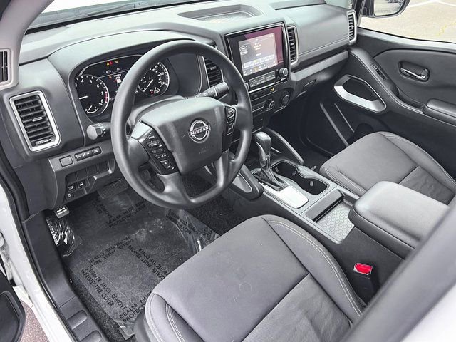 Used 2023 Nissan Frontier SV image 11