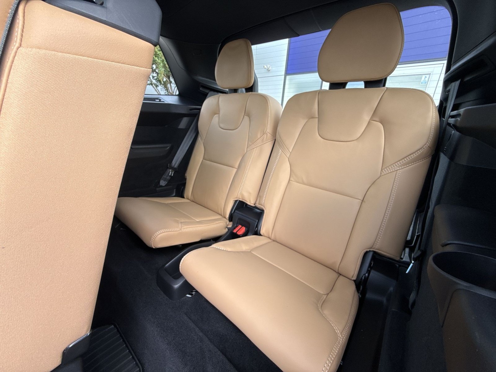 Certified 2024 Volvo XC90 B6 Ultimate w/ Protection Package Premier AWD/4WD image 26