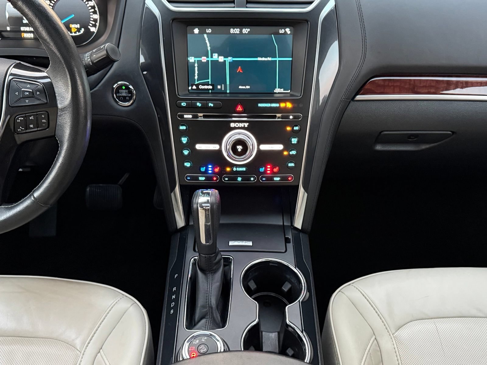 Used 2018 Ford Explorer Platinum AWD/4WD image 22