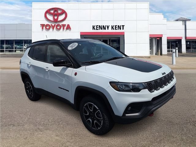 Used 2025 Jeep Compass Trailhawk AWD/4WD video 1