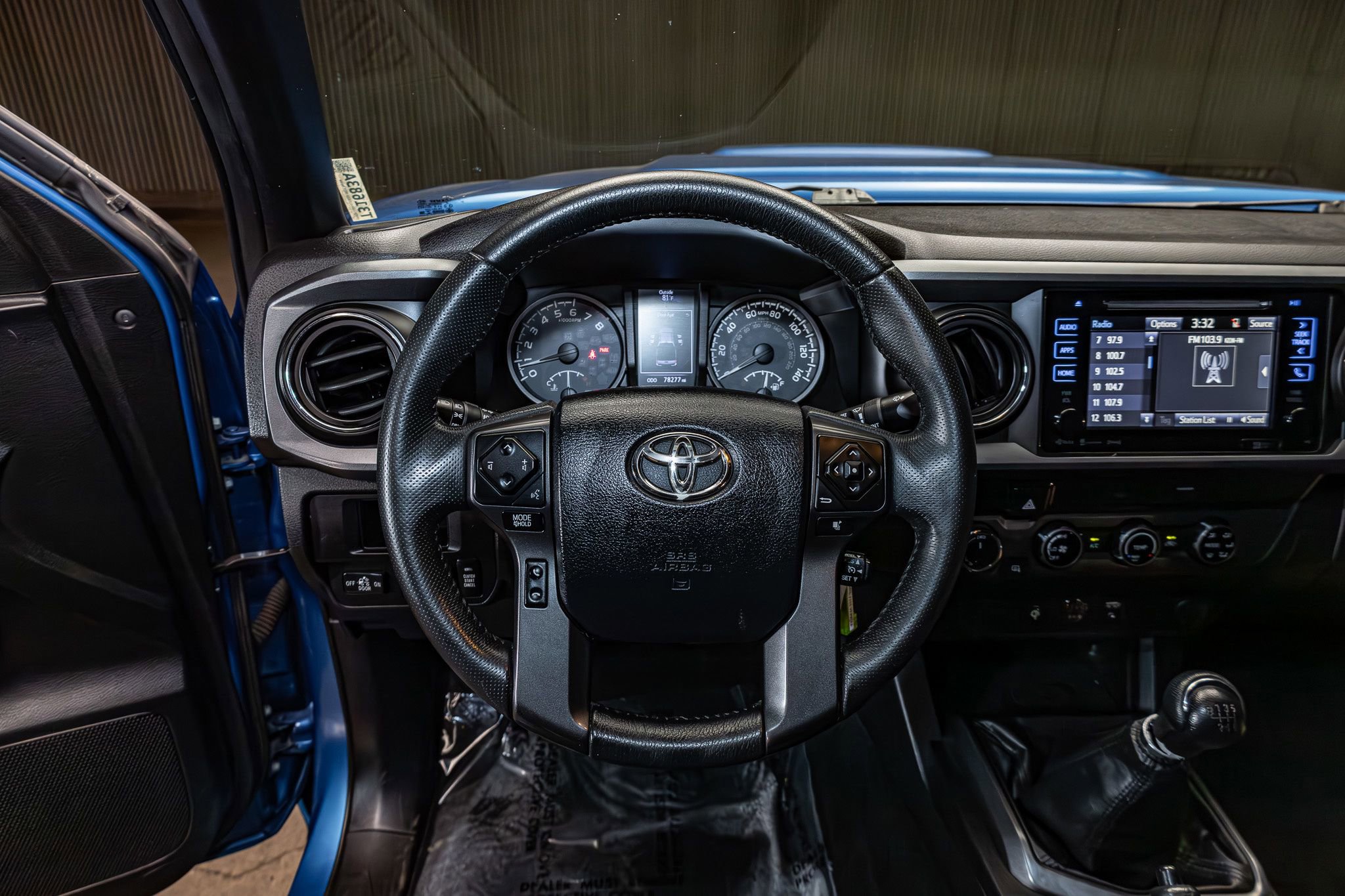 Used 2017 Toyota Tacoma TRD Sport w/ Tow Package image 15