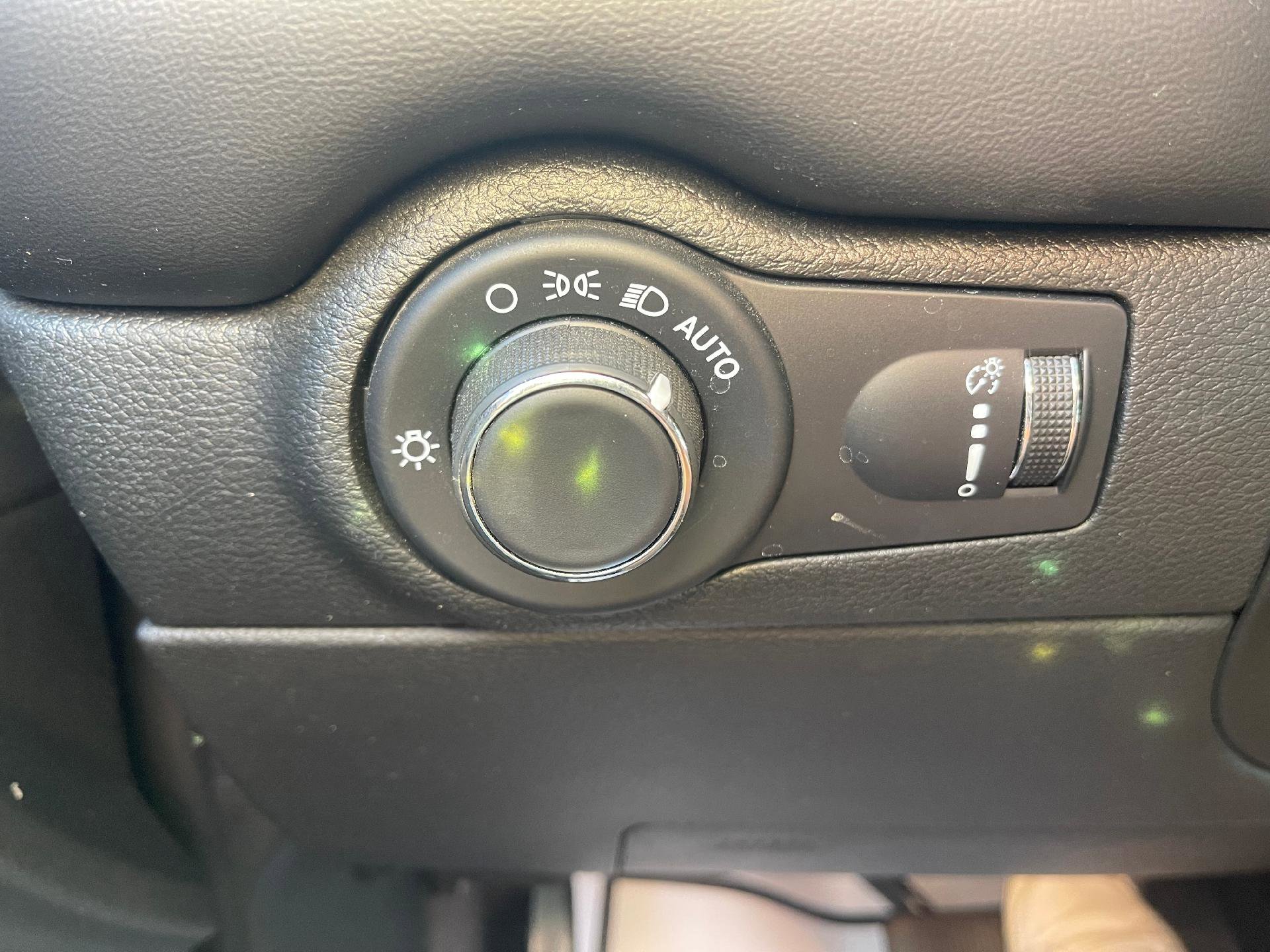 Used 2023 Dodge Durango SXT Launch Edition image 18