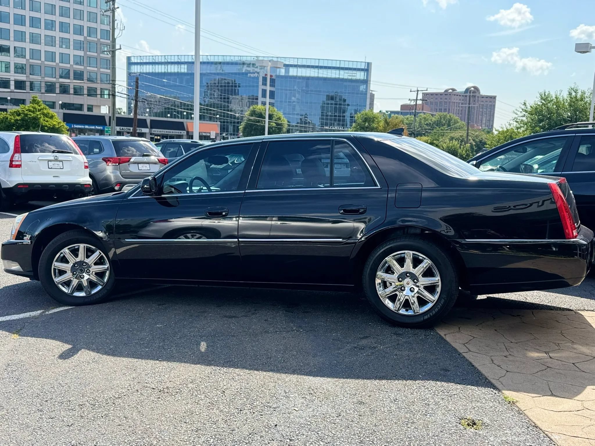 Used 2010 Cadillac DTS FWD image 6
