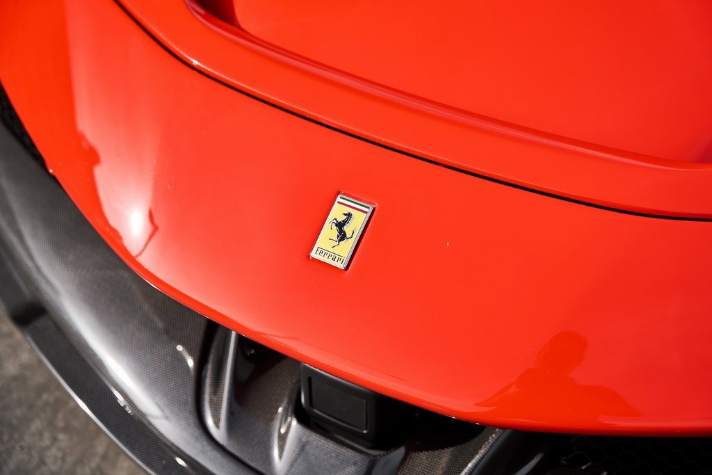 Used 2022 Ferrari SF90 Spider image 9
