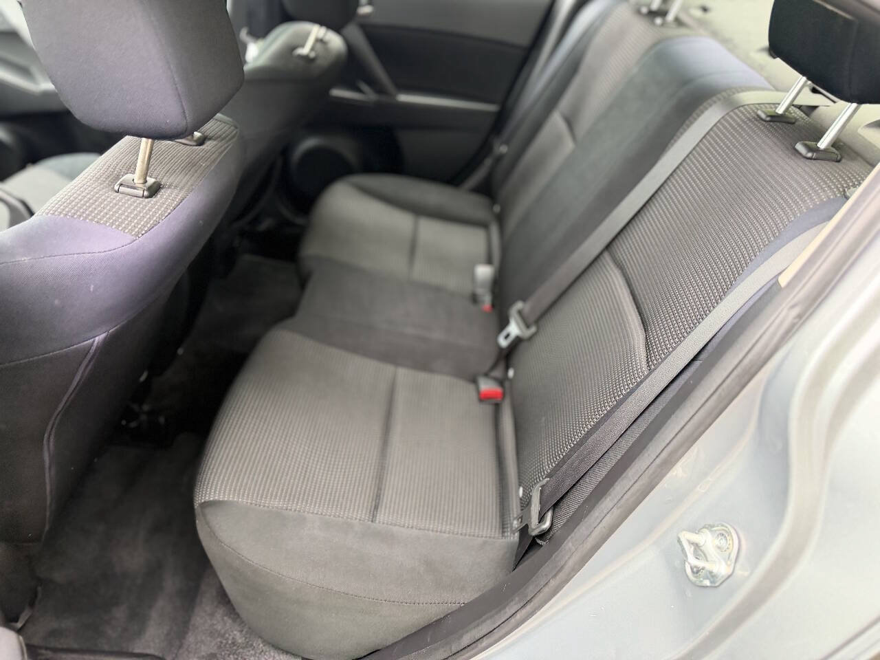 Used 2012 MAZDA MAZDA3 i Sport FWD image 9