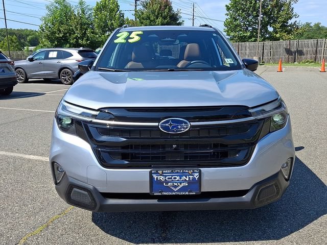 Used 2025 Subaru Forester Touring AWD/4WD image 2