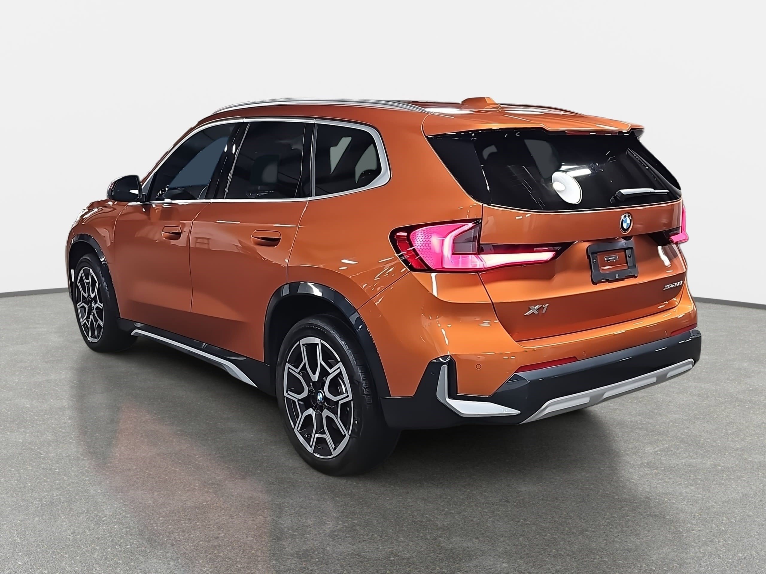 Certified 2025 BMW X1 xDrive28i image 8