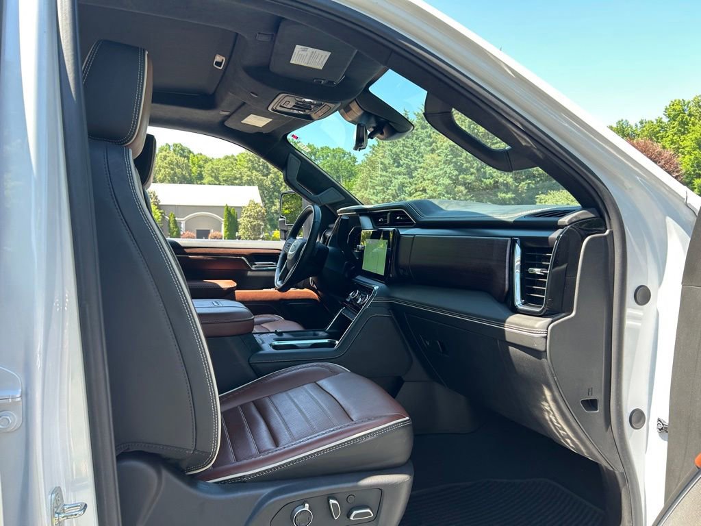 Used 2024 GMC Sierra 3500 Denali Ultimate AWD/4WD image 47