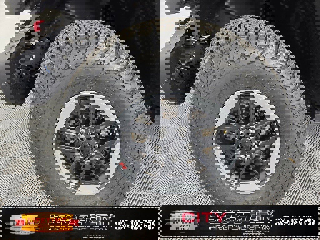 Used 2022 Jeep Wrangler Unlimited Rubicon w/ Dual Top Group image 8