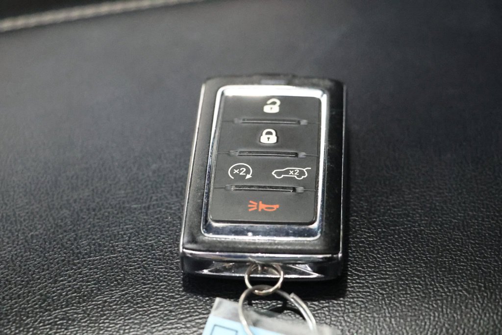 Used 2023 Jeep Grand Cherokee L Laredo AWD/4WD image 38