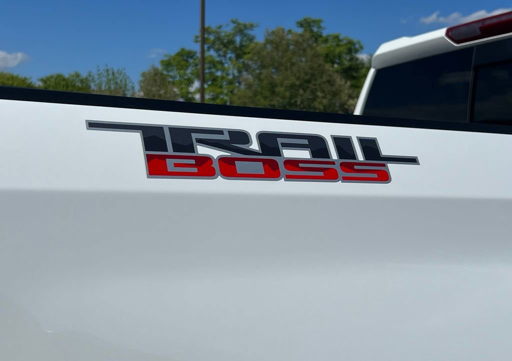 Used 2025 Chevrolet Silverado 1500 LT Trail Boss w/ LT Trail Boss Premium Package AWD/4WD image 18