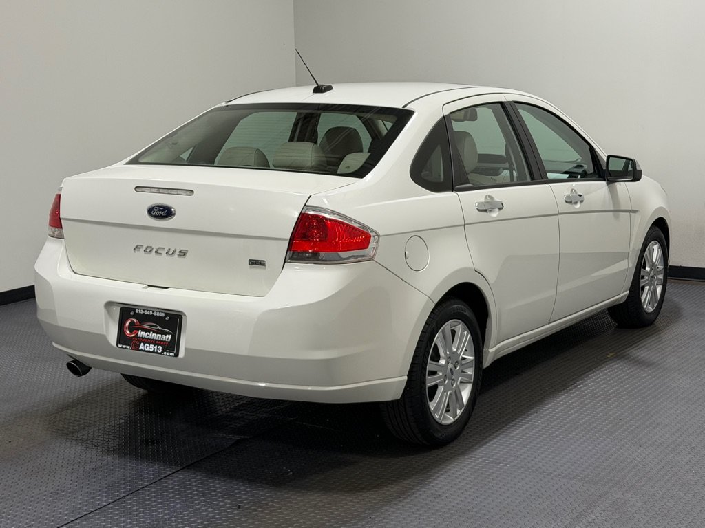 Used 2010 Ford Focus SEL FWD image 5