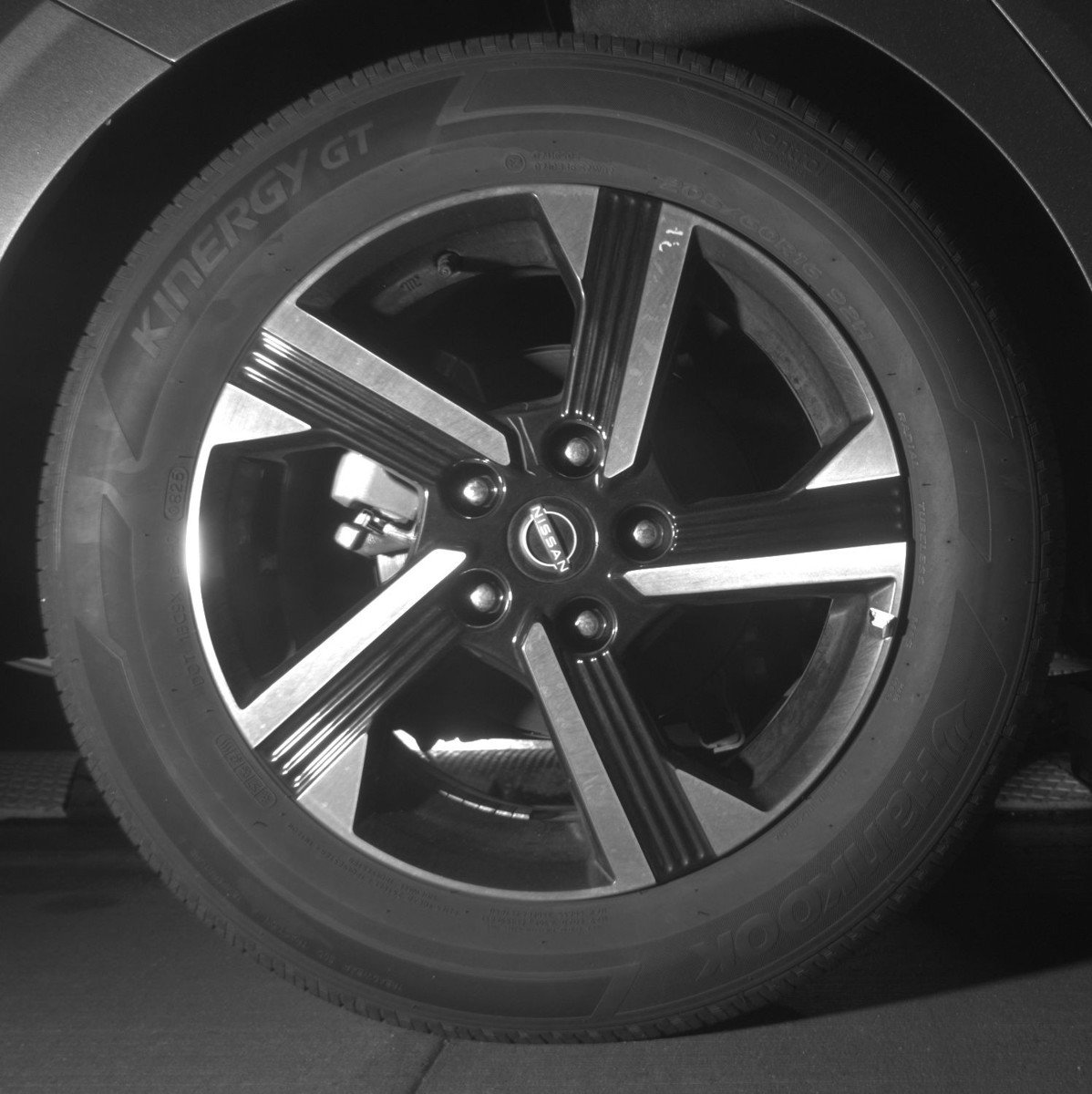 Used 2025 Nissan Sentra SV FWD image 15