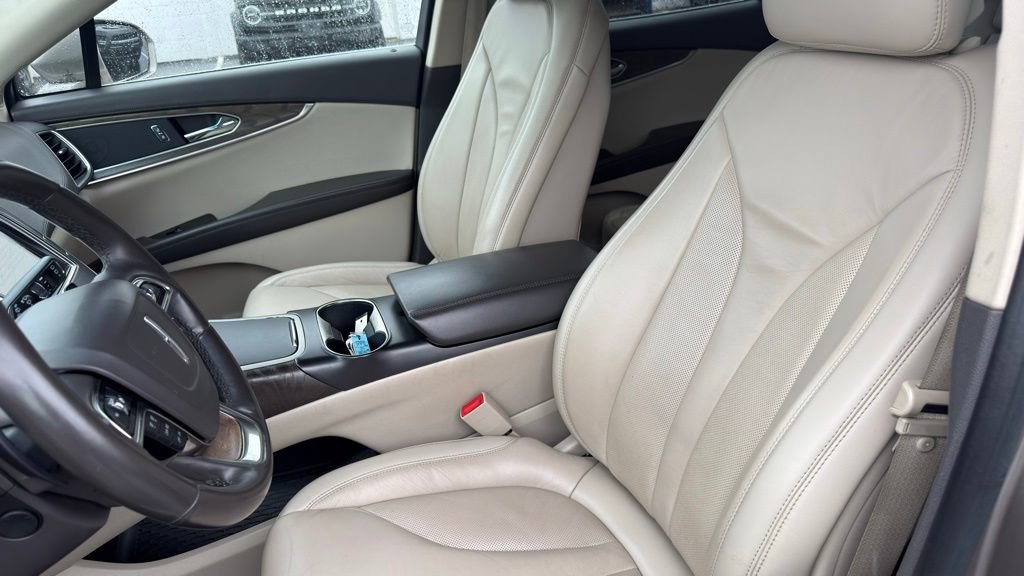 Used 2019 Lincoln Nautilus Select AWD/4WD image 11