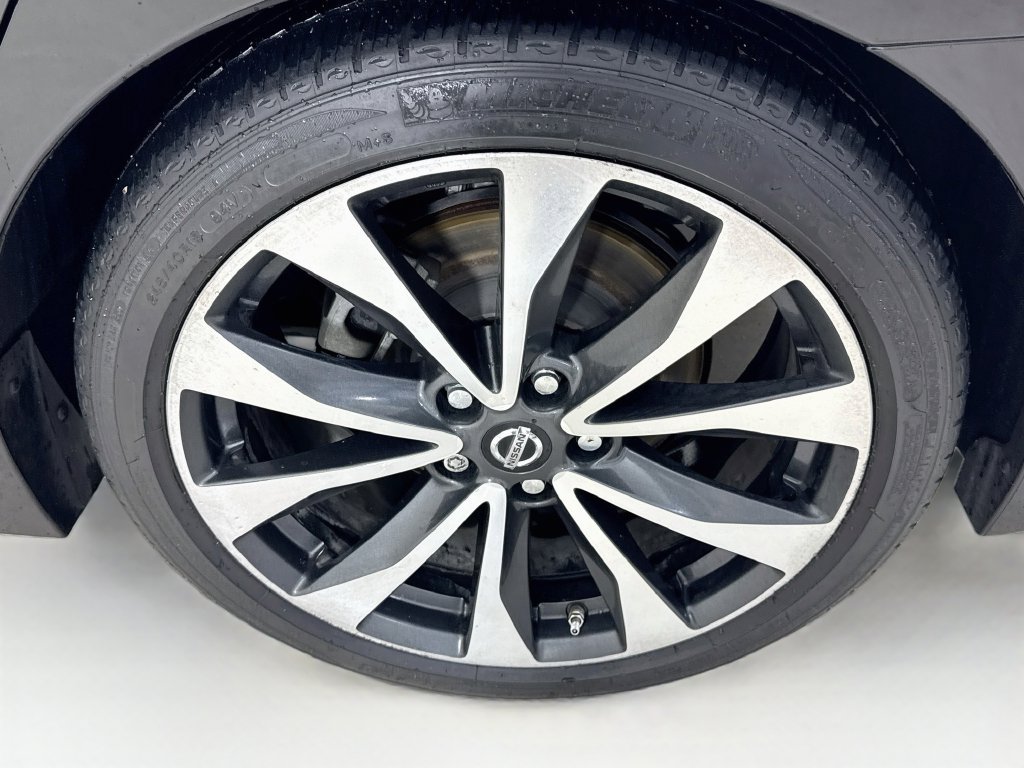 Used 2016 Nissan Maxima SR FWD image 36